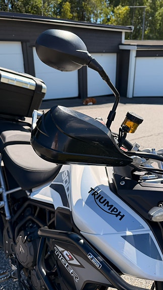Triumph Tiger 900 GT 3 of 7