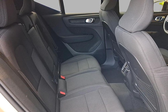 Volvo EX40 21 of 24