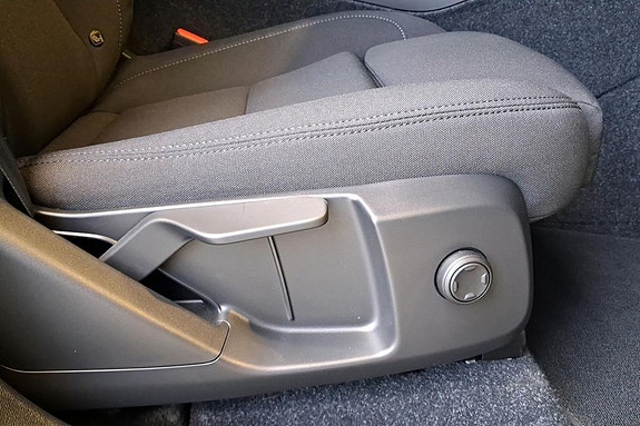 Volvo EX40 23 of 24