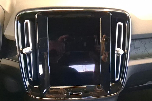 Volvo EX40 18 of 24