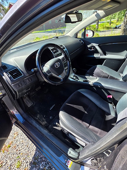 Toyota Avensis 13 of 30