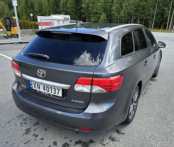 Toyota Avensis 27 of 30