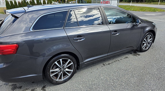 Toyota Avensis 30 of 30
