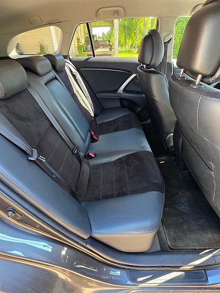 Toyota Avensis 8 of 30