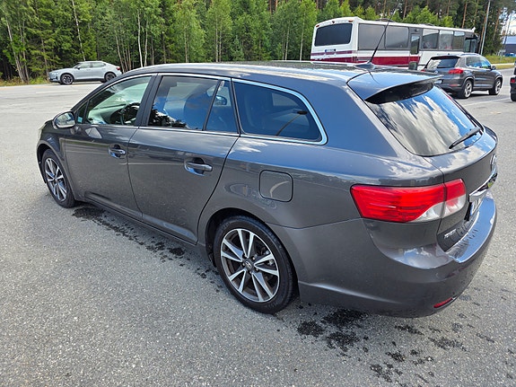 Toyota Avensis 26 of 30