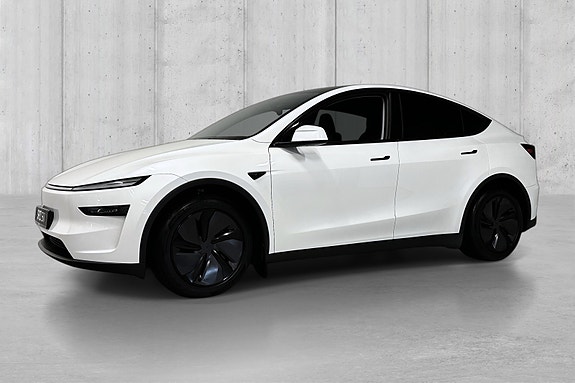 Tesla Model Y 2 of 5