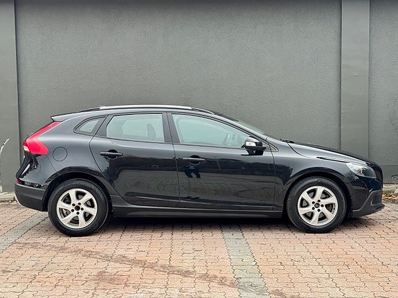Volvo V40 Cross Country 9 of 30