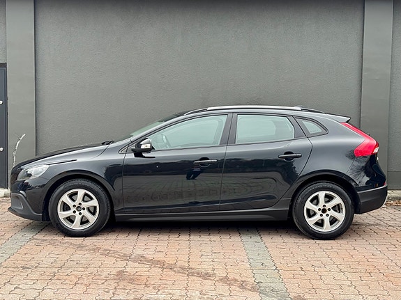 Volvo V40 Cross Country 8 of 30