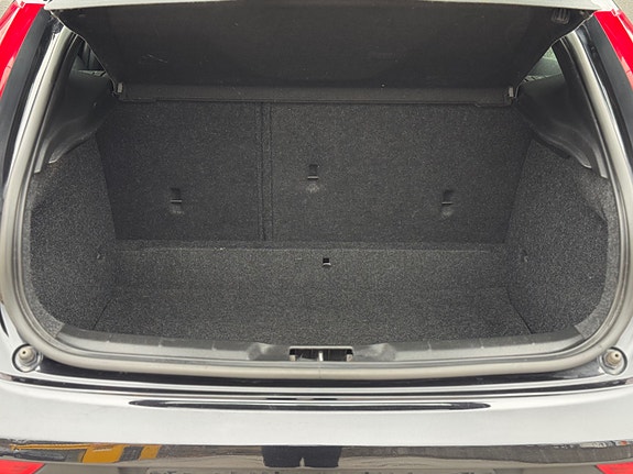 Volvo V40 Cross Country 15 of 30