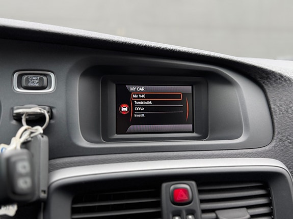 Volvo V40 Cross Country 28 of 30