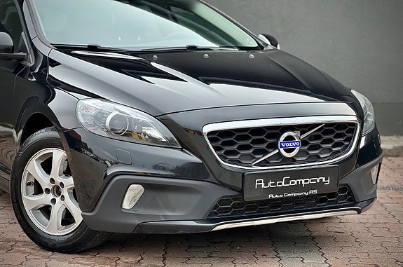 Volvo V40 Cross Country 2 of 30