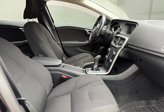 Volvo V40 Cross Country 18 of 30