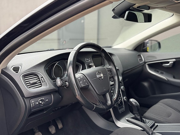 Volvo V40 Cross Country 20 of 30