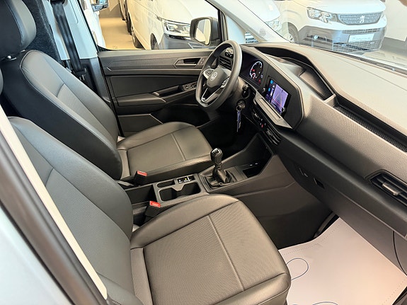 Volkswagen Caddy Maxi 10 of 30