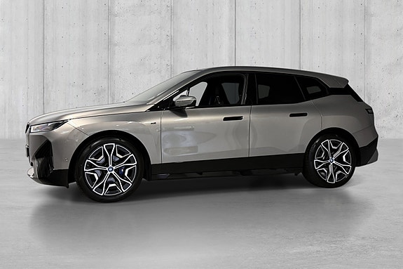 BMW iX 3 of 5