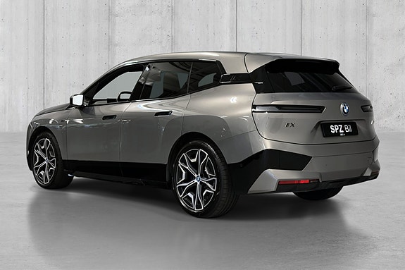 BMW iX 5 of 5
