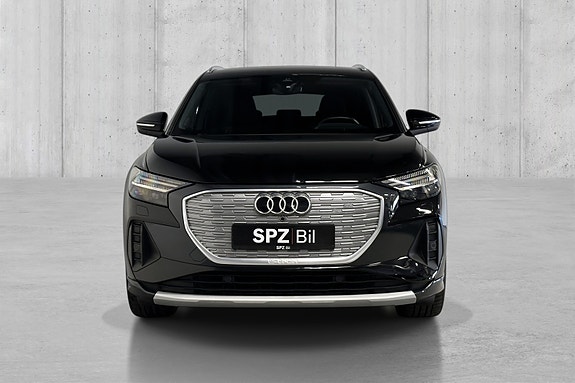 Audi Q4 e-tron 3 of 5