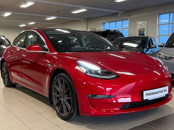 Tesla Model 3 5 of 5