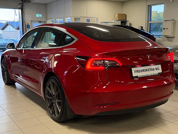 Tesla Model 3 2 of 5