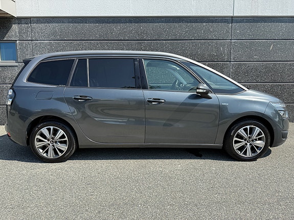 Citroen C4 Picasso 2 of 5