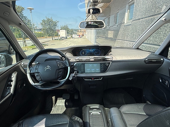 Citroen C4 Picasso 13 of 30