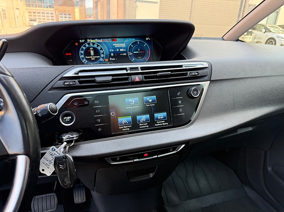 Citroen C4 Picasso 18 of 30