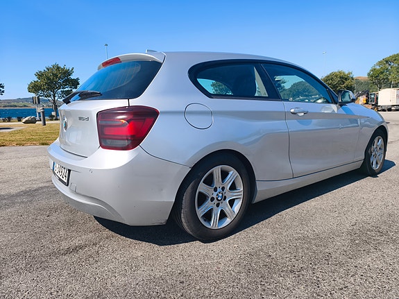 BMW 116d 3 of 5