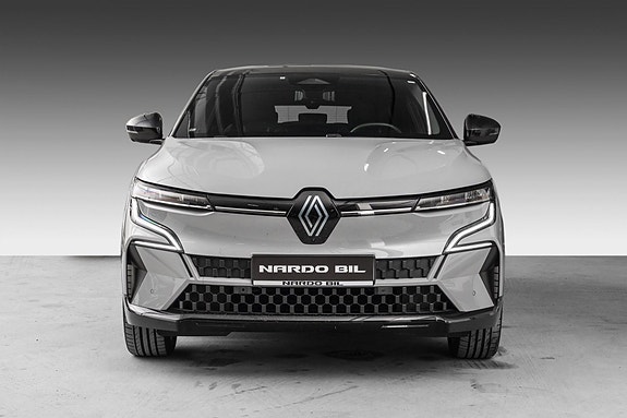 Renault Megane E-Tech 3 of 5