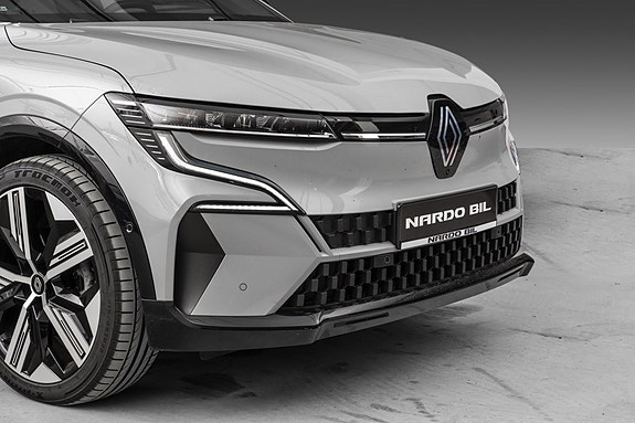 Renault Megane E-Tech 2 of 5
