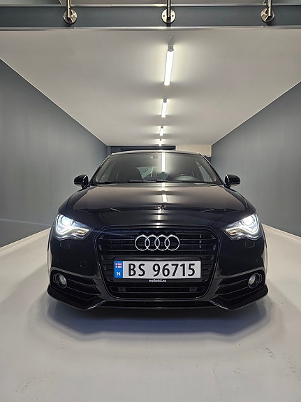Audi A1 2 of 25