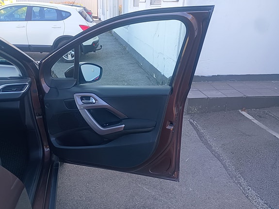 Peugeot 2008 20 of 30