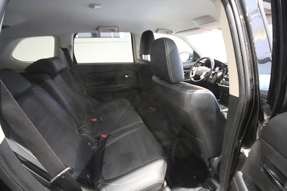 Mitsubishi Outlander 12 of 27