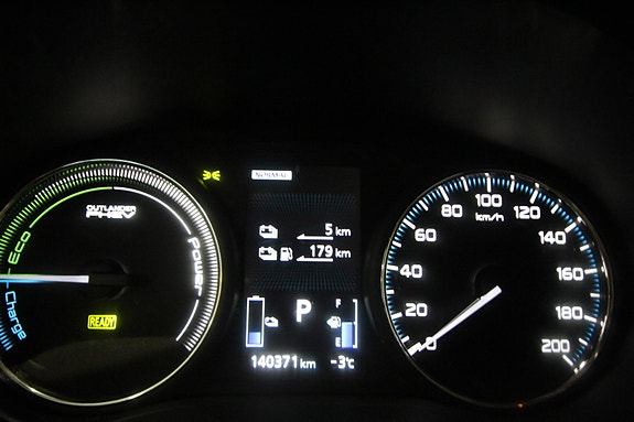 Mitsubishi Outlander 19 of 27