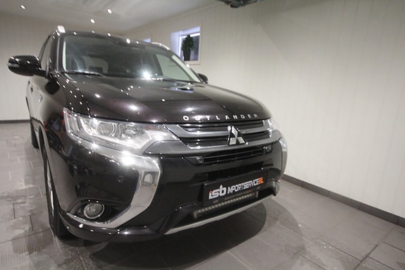 Mitsubishi Outlander 3 of 5