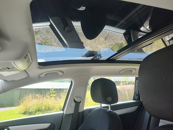 Volkswagen Passat Alltrack 11 of 16