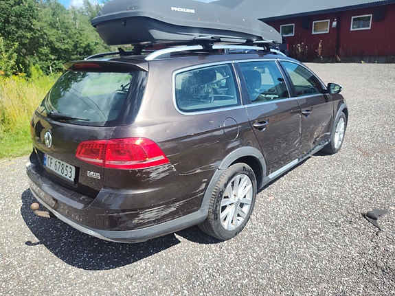 Volkswagen Passat Alltrack 5 of 16