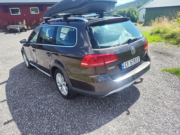 Volkswagen Passat Alltrack 3 of 16