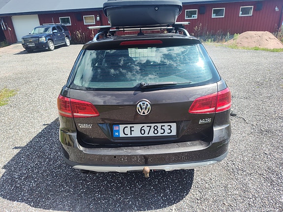 Volkswagen Passat Alltrack 4 of 16