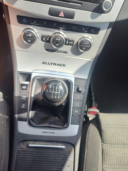 Volkswagen Passat Alltrack 16 of 16