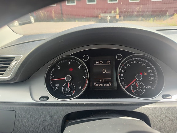 Volkswagen Passat Alltrack 14 of 16