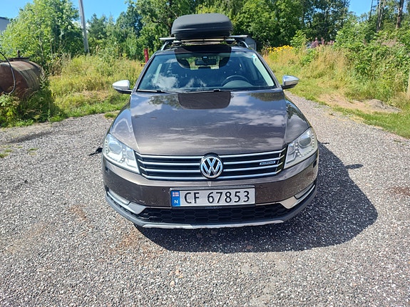 Volkswagen Passat Alltrack 8 of 16