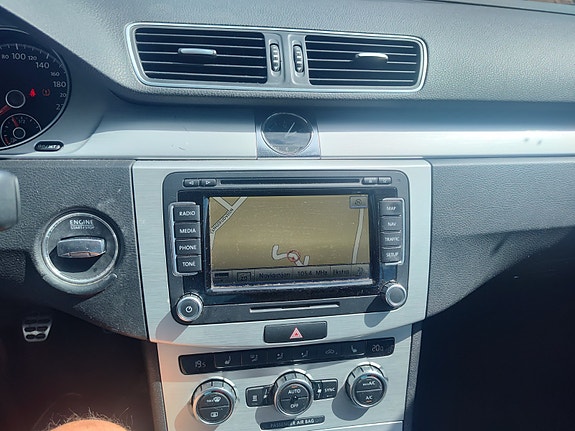Volkswagen Passat Alltrack 15 of 16