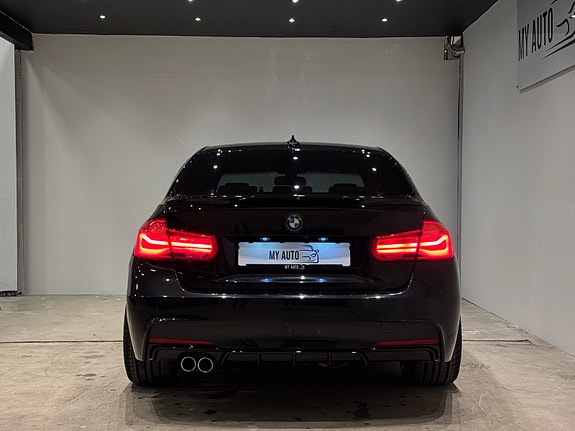 BMW 8 of 30