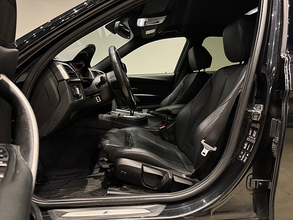 BMW 12 of 30