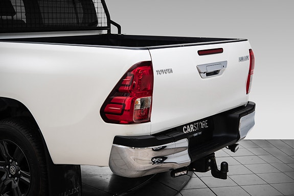Toyota HiLux 4 of 5