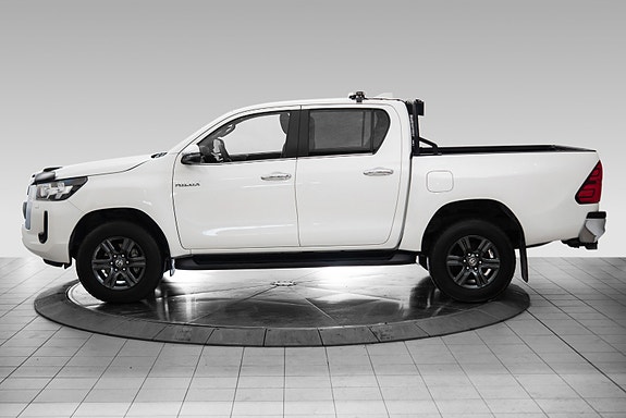 Toyota HiLux 2 of 5