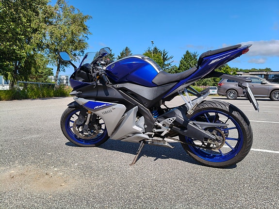Yamaha YZF-R 125 3 of 10