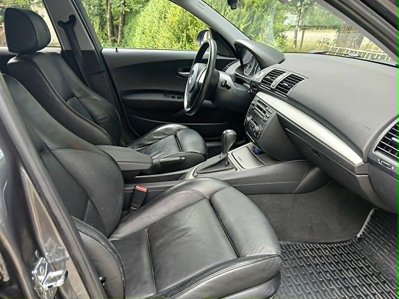 BMW 120i 14 of 23