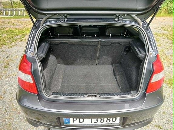 BMW 120i 9 of 23