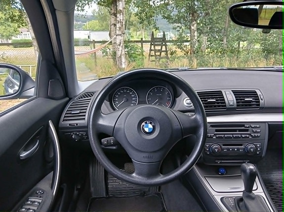 BMW 120i 12 of 23